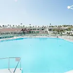 Con Piscina Üdülőpark